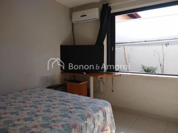 Imagem Casa em ótima localização próximo de vários comércios,com três quartos sendo uma suíte,sala ...