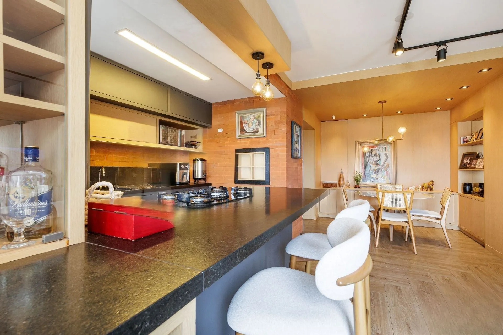 Imagem Apartamento mobiliado e equipado andar alto churrasqueira sol da manhã Lindóia