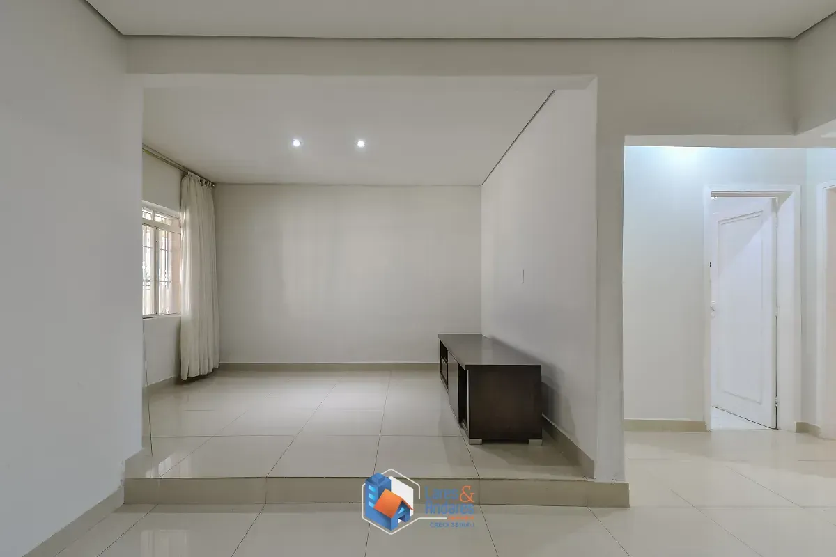Imagem Casa para venda em Jardim Aeroporto com 4 quartos, sendo 2 suítes, 124m²