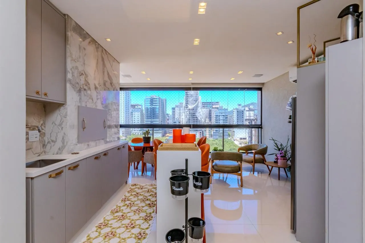 Imagem Apartamento com vista para o mar à venda com 200m2 por R$ 5.500.000,00