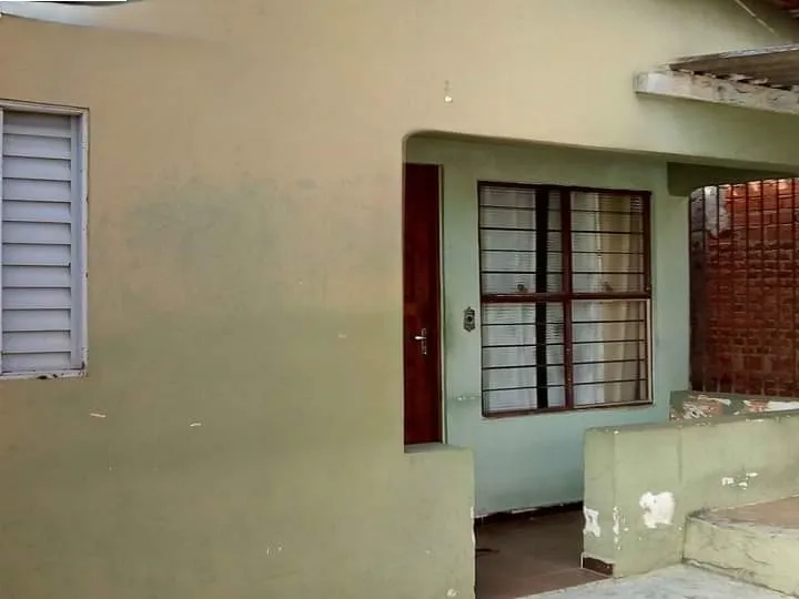 Casa Comercial à Venda em Votorantim-SP - 3 Quartos, 1 Sala, 1 Banheiro, 1 Vaga de Garagem - Imperdível! em VILA DOMINGUES, VOTORANTIM - SP