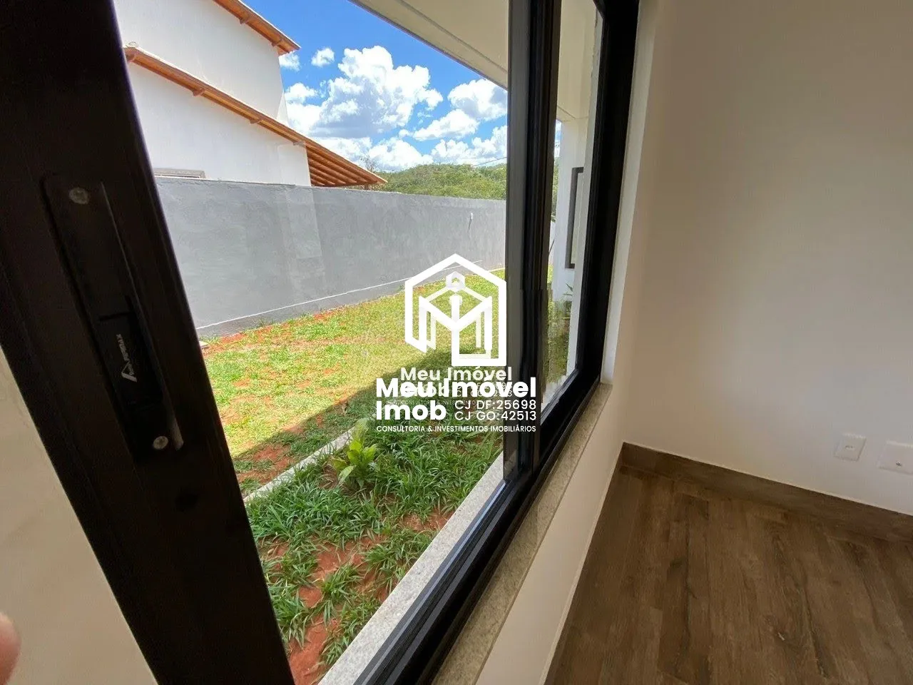 Imagem Casa 4 Quartos 2 Suítes 2 Vagas Lt 800m² Útil 260m²