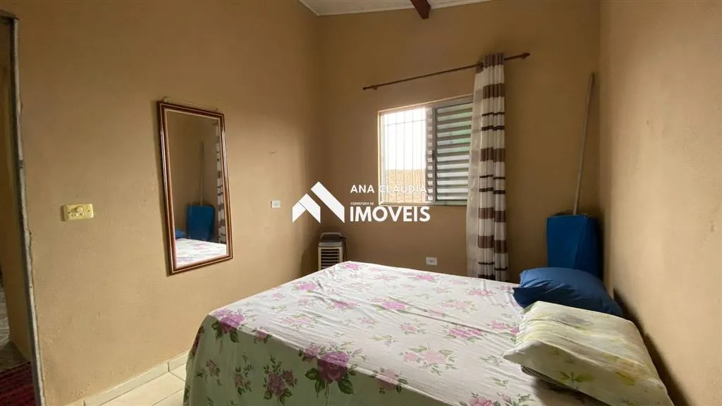 Imagem Casa a venda em Mongaguá litoral de São Paulo, ótima localização próxima a comércios da região casa de praia com jeitinho de interior.
