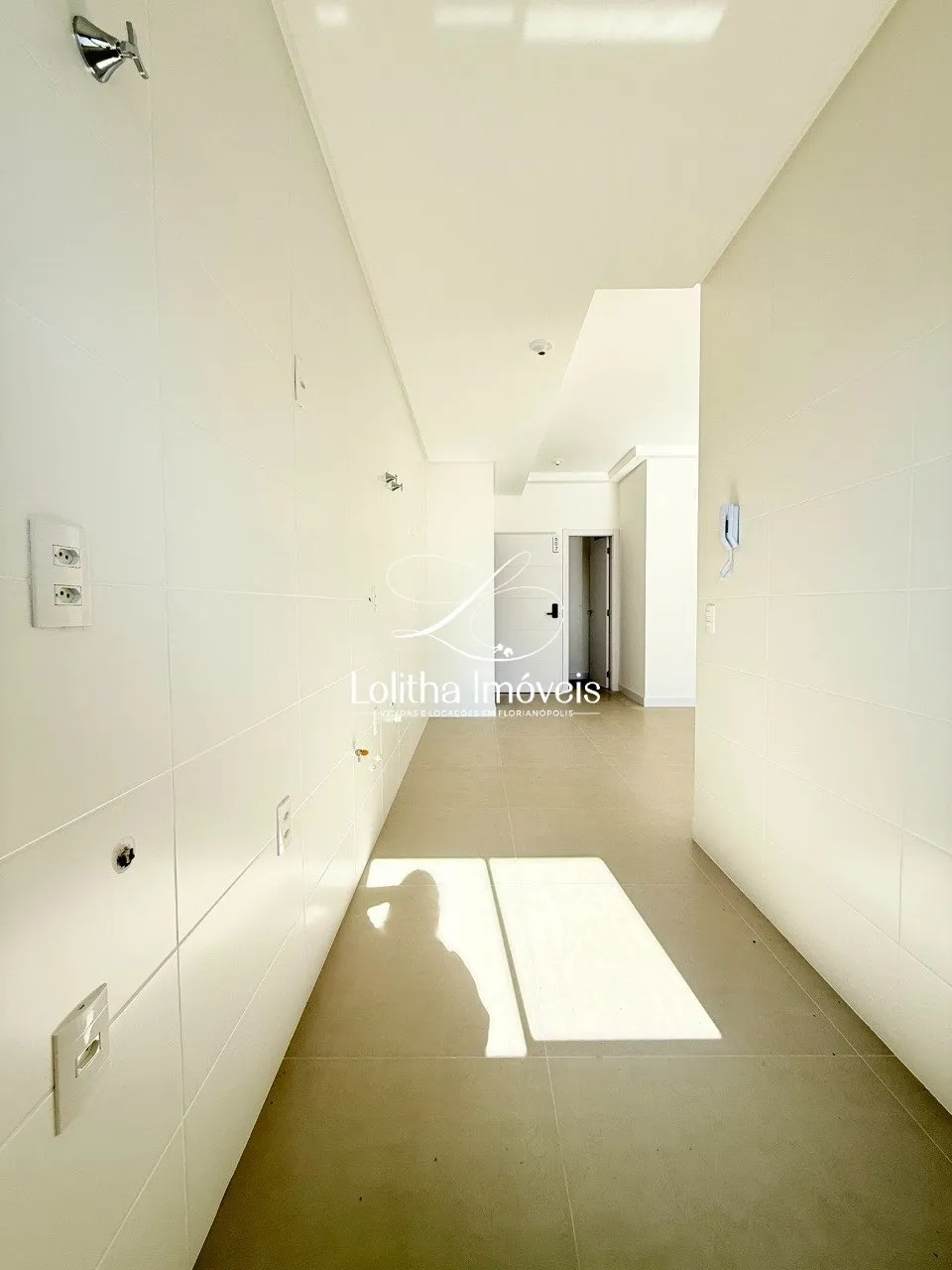 Imagem APARTAMENTO À VENDA COM 2 SUÍTES NA AGRONÔMICA, EM FLORIANÓPOLIS/SC