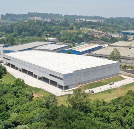 Imagem Galpão com 1514 m2 em Itaquera.