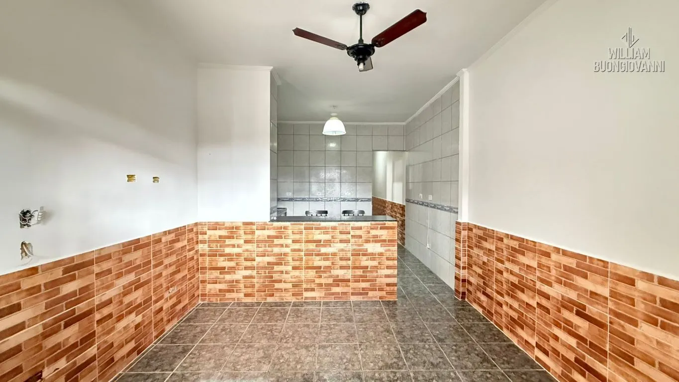 Imagem Casa c/ Suíte, 2 Vagas e Excelente Localização na Ocian