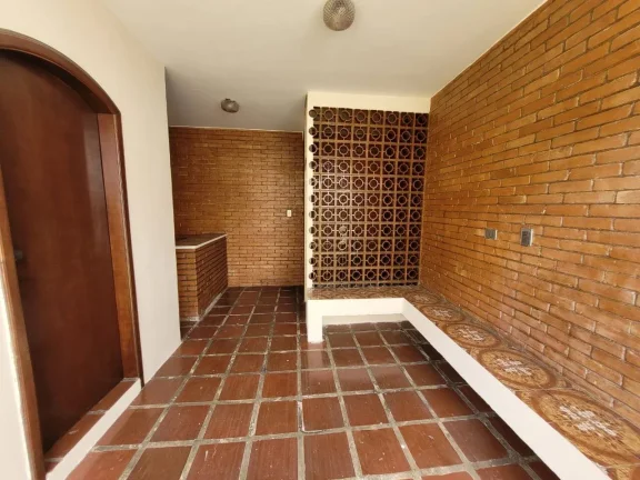 Imagem Sobrado Maravilhoso 229 m² 3 Dormitorios e Cinco Vagas de Garagens