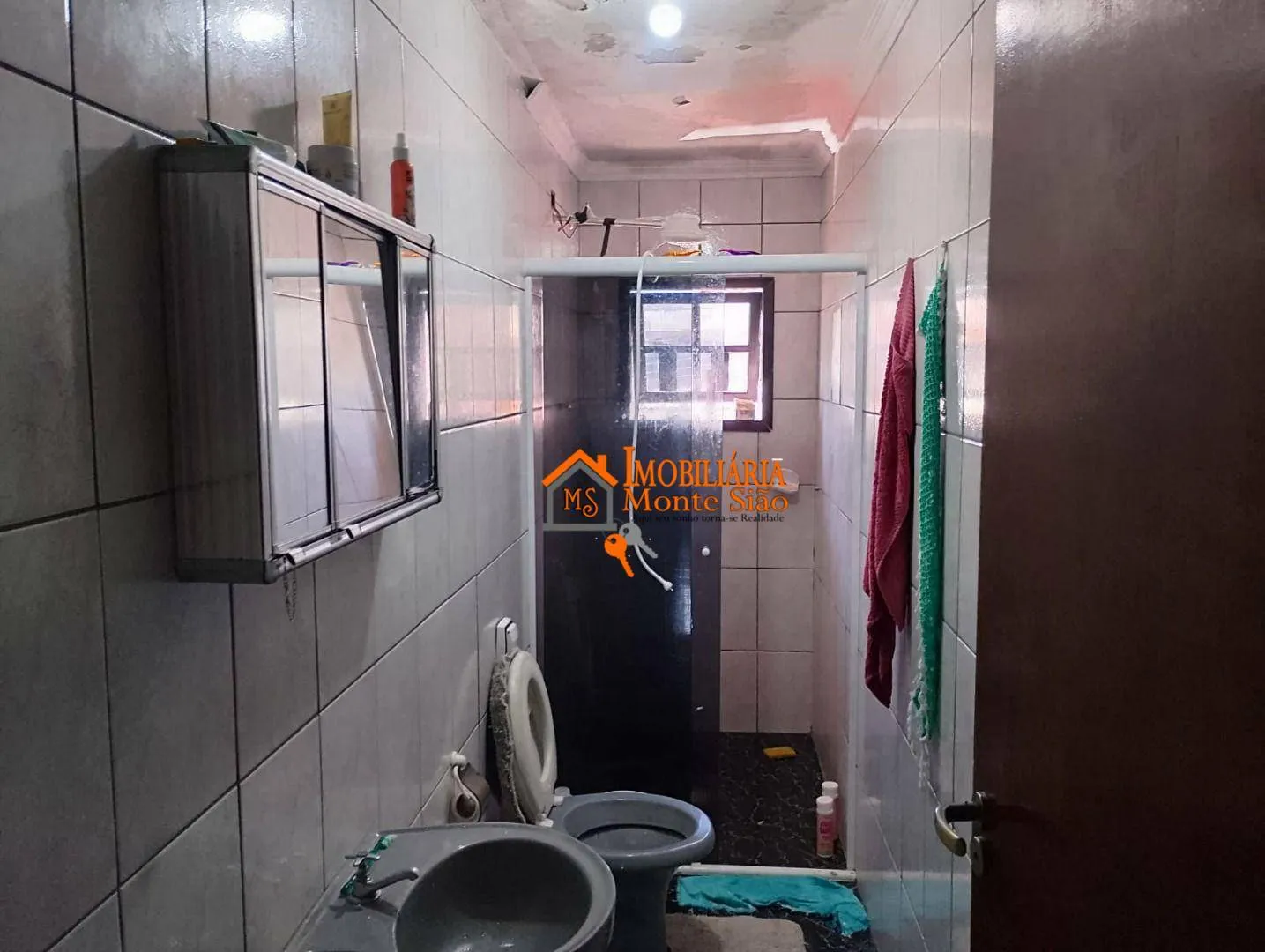 Foto do imóvel Sobrado com 3 dormitórios à venda, 200 m² por R$ 670.000 - Jardim IV Centenário - Guarulhos/SP