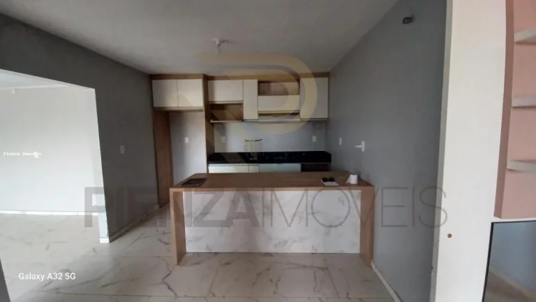 Imagem Casa Duplex para Venda em Concórdia, Nações, 3 dormitórios, 1 suíte, 2 banheiros, 1 vaga