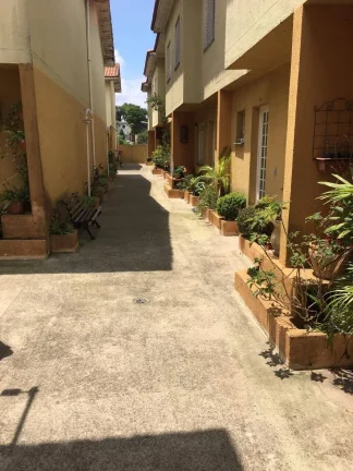 Imagem Sobrado em Condominio Fechado 74 ² 3 Dormitorios Venda ou Troca
