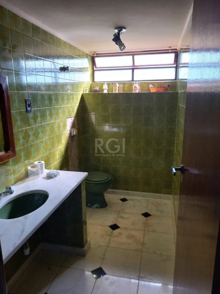 Imagem Casa para Venda de 3 dormitórios 6 vagas no bairro Chácara das Pedras