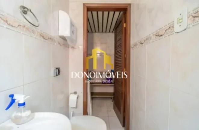 Imagem LOJA E SOBRELOJA Área total de 67m², incluindo o térreo e a sobreloja. No térreo, a loja possui ...