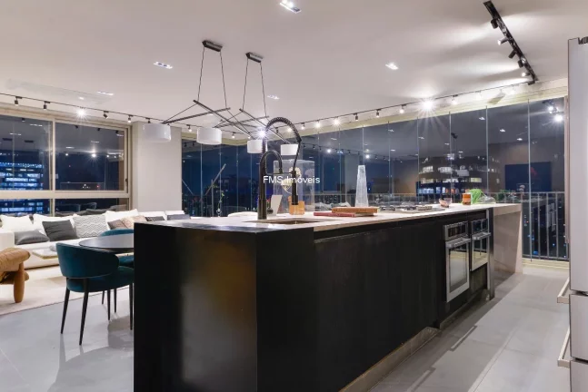 Imagem Apartamento à venda no Itaim Bibi com 3 suítes, 3 vagas, Lindenberg.
