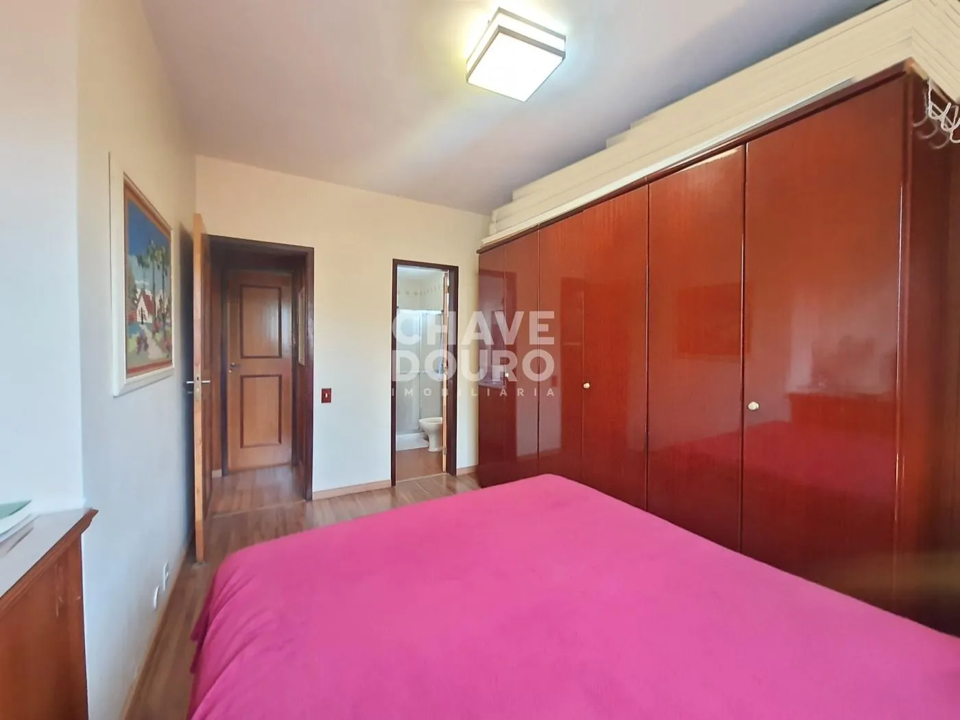 Imagem Apartamento de 3 quartos e varanda perto da Feirinha do Alto!