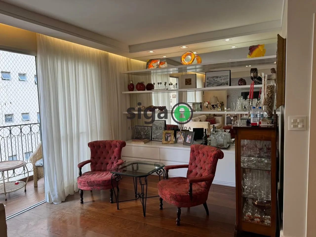 Imagem Apartamento de 170m² com 4 quartos - 3 vagas - Moema - São Paulo/SP