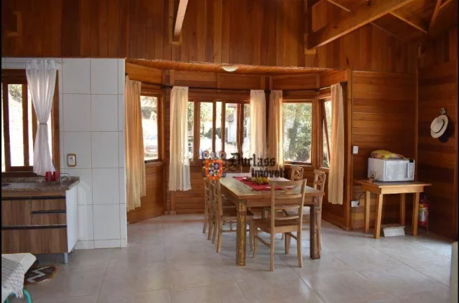 Imagem Chácara com 3 dormitórios à venda, 2350 m² por R$ 650.000,00 - Descansópolis - Campos do Jordão/SP