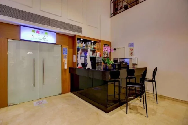 Imagem Flat disponível para venda no Quality Suites Oscar Freire em Pinheiros, com de 32m², 1 dormitório e 1 vaga