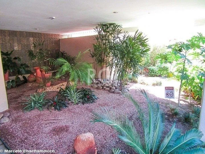 Imagem Apartamento no Petrópolis de 1 dormitório e vaga
