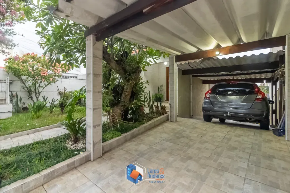Imagem Casa de vila para venda em Chácara Inglesa com 4 quartos, sendo 1 suíte, 350m²