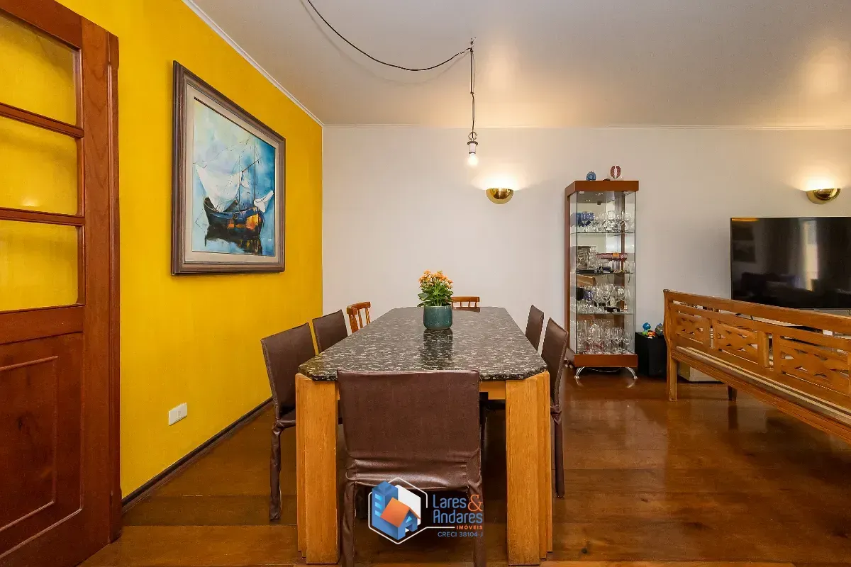 Imagem Casa para venda em Vila Madalena com 5 quartos, sendo 2 suítes, 256m²