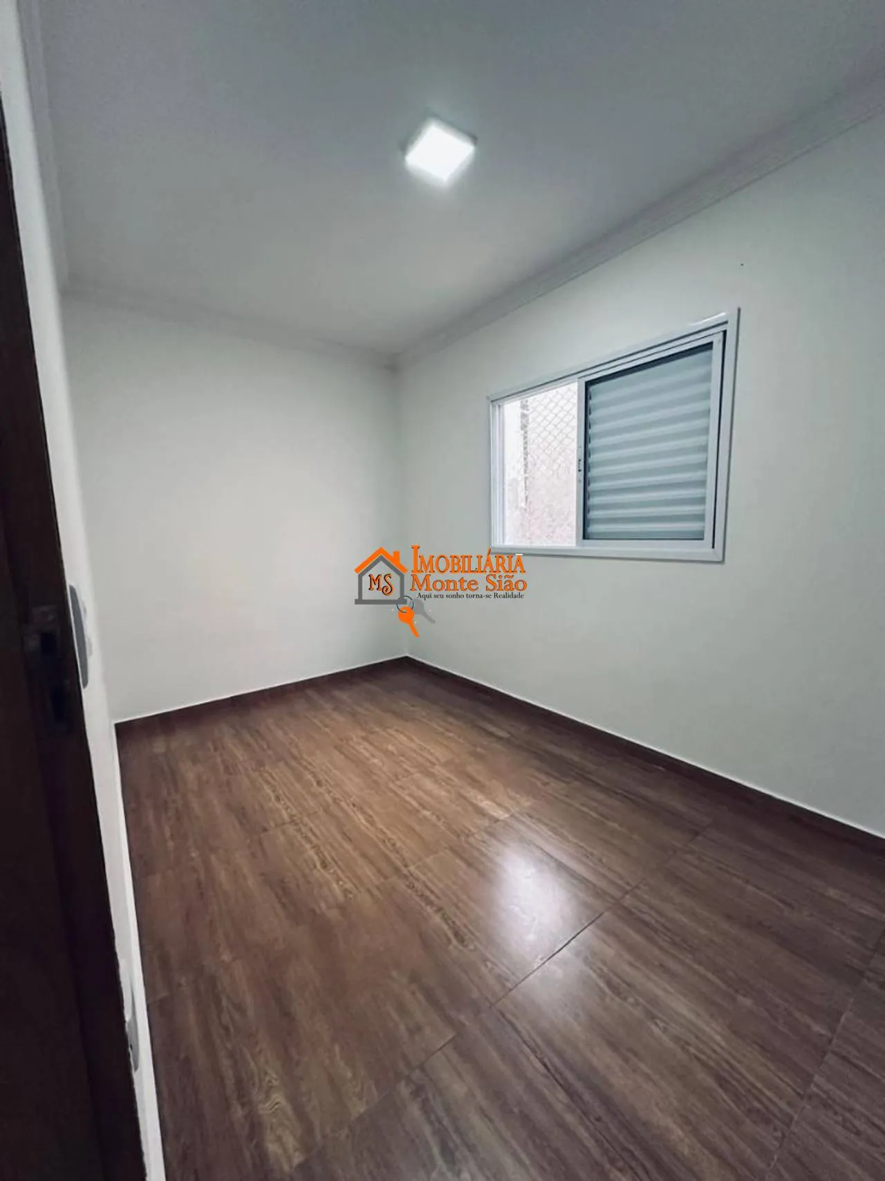 Imagem Sobrado para Locação Comercial ou Residencial - 4 Quartos e 2 Vagas