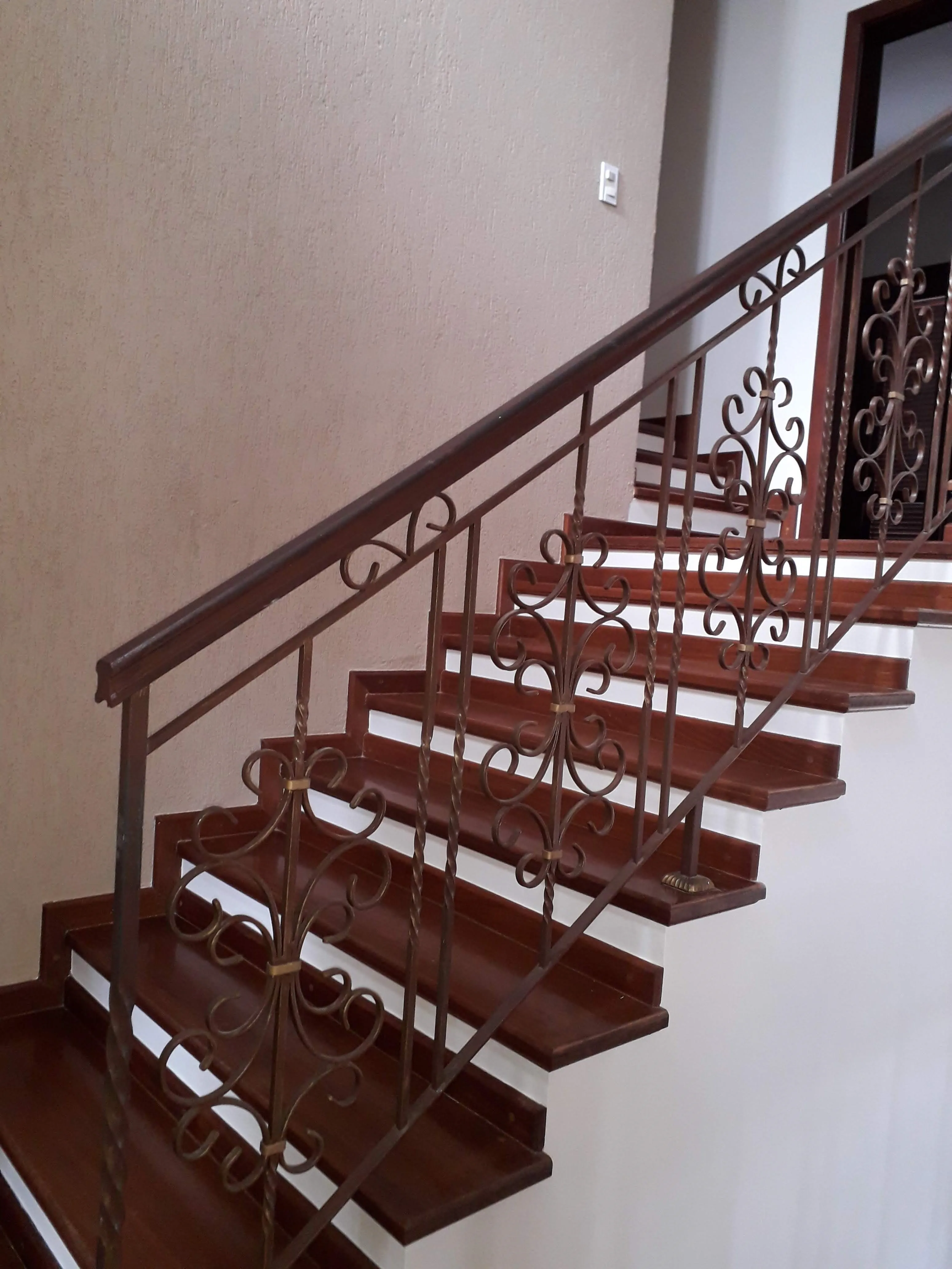 Imagem Linda Casa no Condomínio Ibiti do Paço com 348m².
