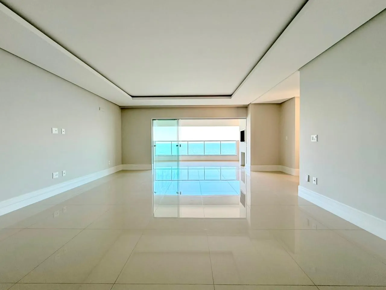 Imagem Apartamento com vista para o mar à venda com 182m2 por R$ 6.500.000,00