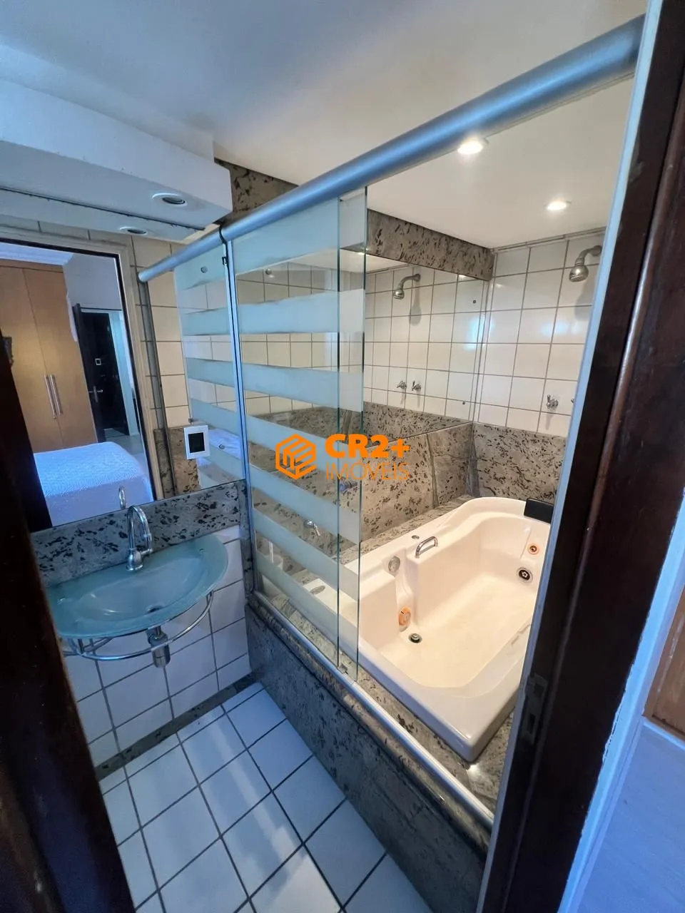 Imagem Vendo apartamento 100m2 / 3 quartos / 1 Suíte/ Dependência completa