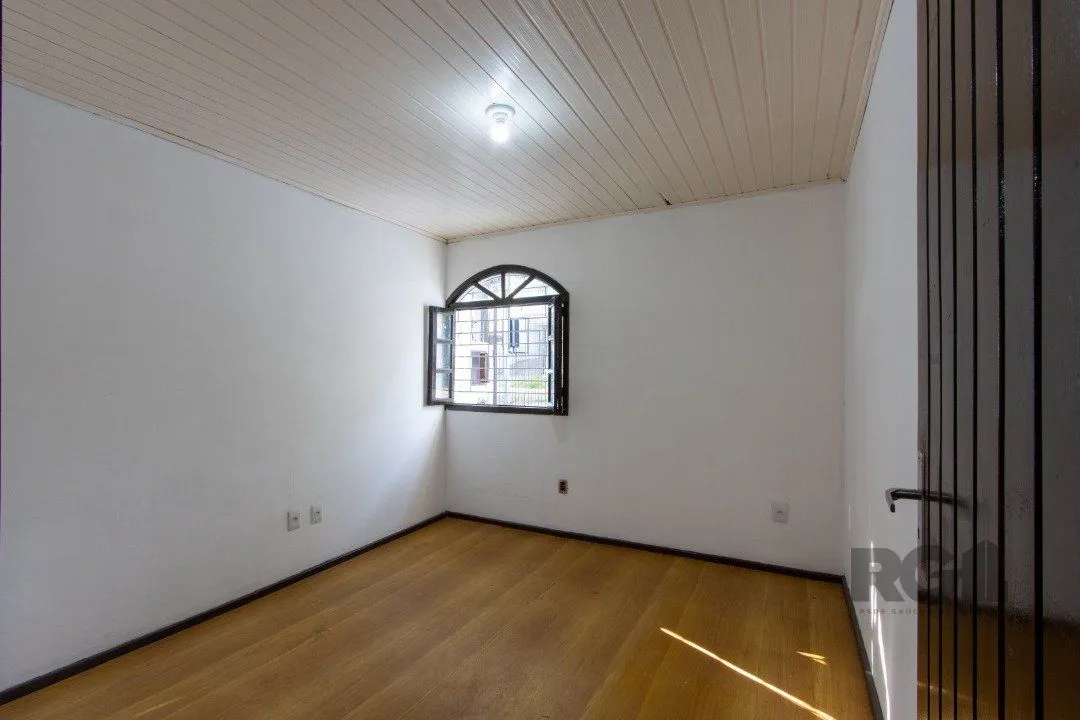 Imagem Casa para Venda - 200m², 3 dormitórios, 2 vagas - Cavalhada
