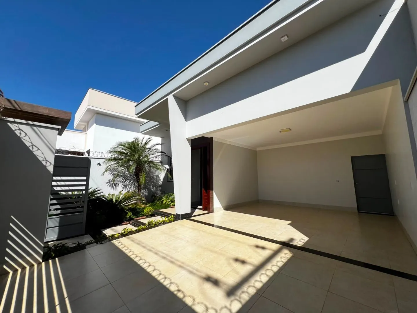 Imagem Casa com 3 dormitórios à venda, 206 m² por R$ 893.000,00 - Alto Limoeiro - Patos de Minas/MG