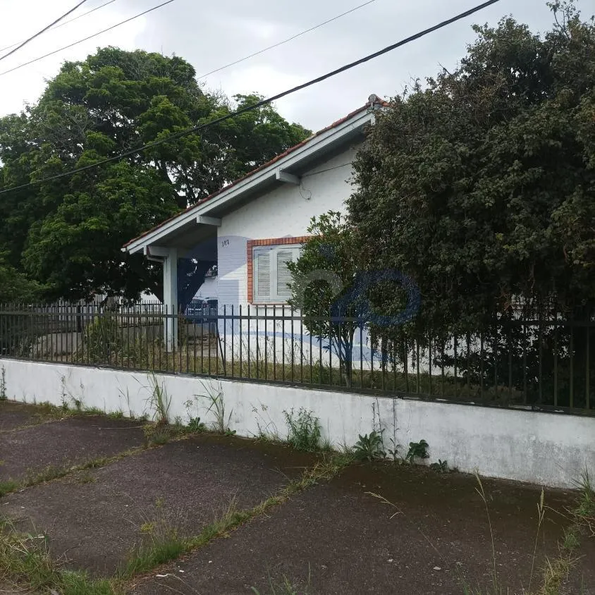Imagem Casa a venda com 3 dormitorios no centro de Torres/RS