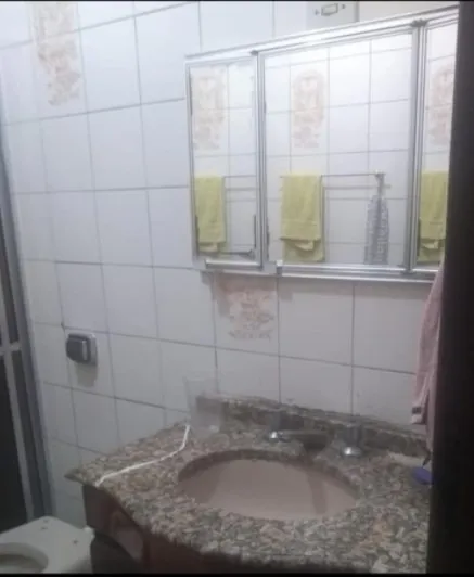 Imagem Essa casa é de 250 mts terreno ótima localização á venda