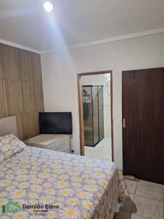 Imagem SOBRADO NA VILA MARINGÁ(aceita permuta por apto no Res. Anchieta)