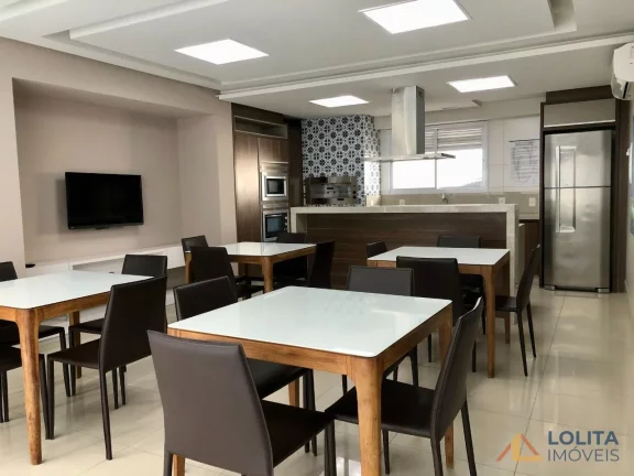 Imagem Apartamento à venda próximo à praça Getúlio Vargas no Centro de Florianópolis/SC