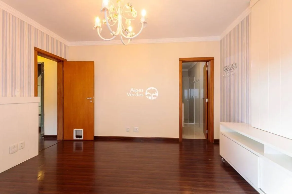 Imagem Vende-se Apartamento, no Centro de Canela-RS, com 3 quartos.