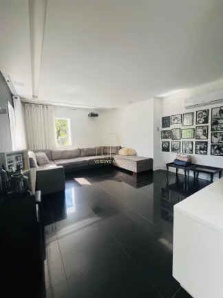 Imagem Casa Alto Padrão à Venda em Alphaville Salvador I | 600m² Privativos | 4 Suítes | Energia Solar | Espaço Gourmet