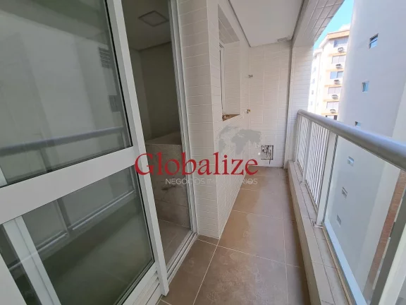 Imagem Apartamento à venda com 82m², 2 suites, varanda com Grill, piscina, vaga demarcada por R$875.000,00 na Ponta da Praia em Santos