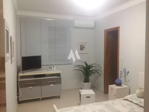 Imagem Casa sobreposta alta à venda com 4 suítes e área de lazer privativa no Embaré de Santos/SP
