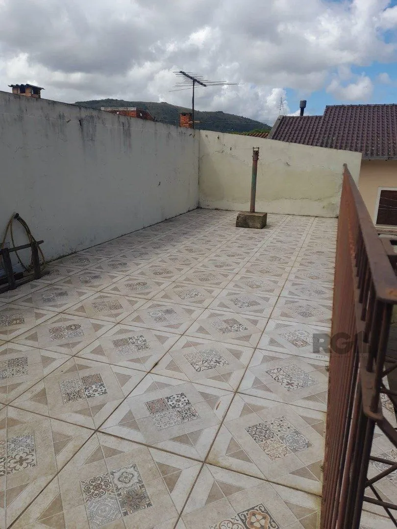 Imagem Casa 2 dormitórios com piscina na Vila Nova Porto Alegre