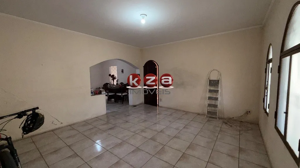 Imagem Imperdível casa à venda em Valinhos-SP, Jardim Paulista: 3 quartos, 1 suíte, 1 sala, 2 banheiros, 2 vagas, 200m².