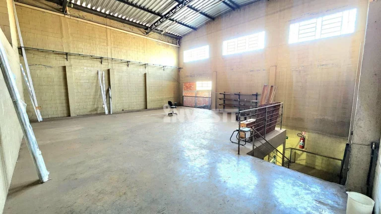 Imagem Galpão, 700 m² - venda por R$ 2.100.000,00 ou aluguel por R$ 11.050,00/mês - Jardim Maria Inez - Aparecida de Goiânia/GO