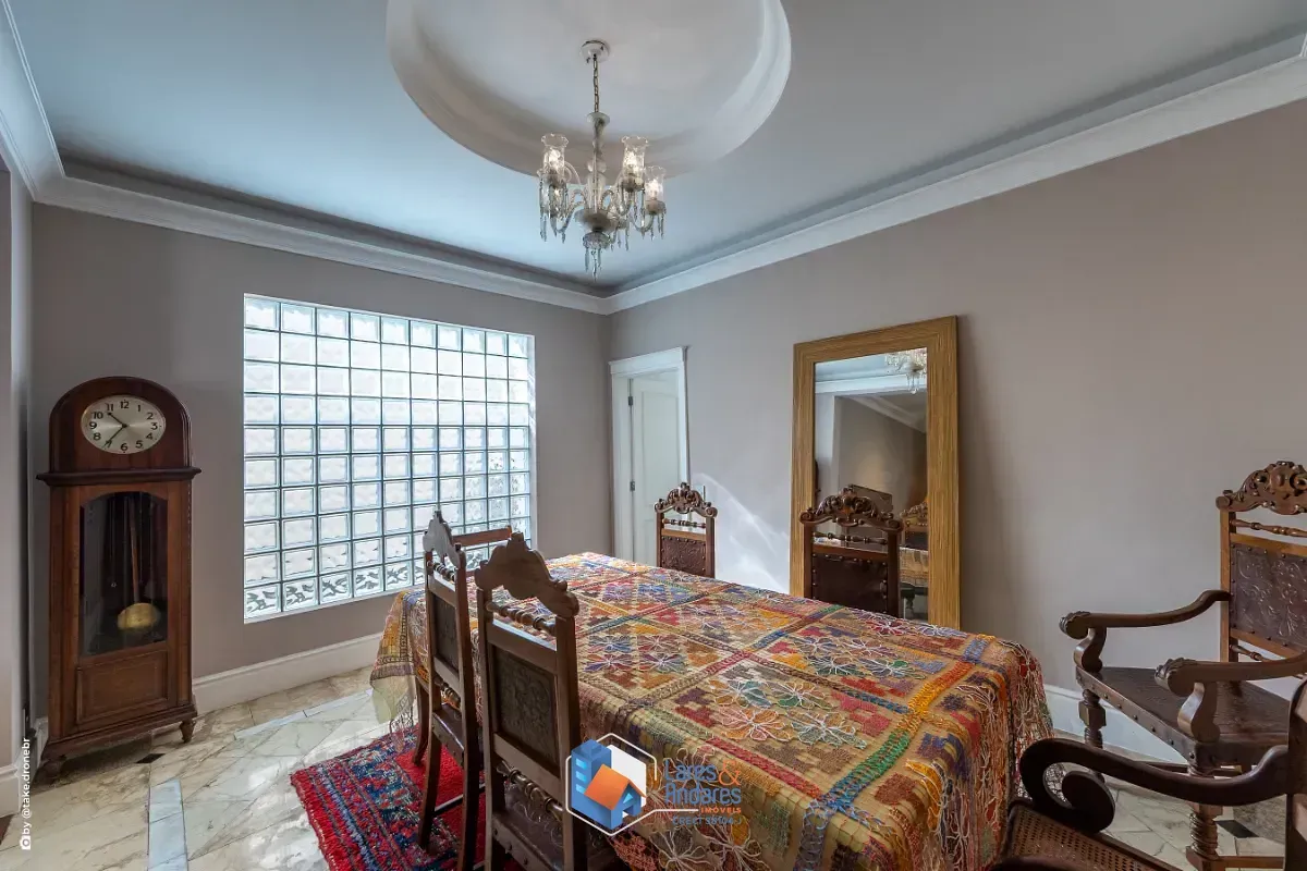Imagem Casa para venda em Morumbi com 4 quartos, sendo 2 suítes, 556m²