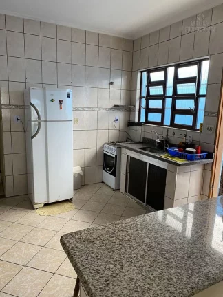 Imagem Casa Geminada 2 Dorms com Suíte, Churrasqueira e 130m² - Maracanã