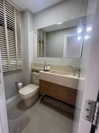 Imagem Apartamento com 2 suítes e 2 vagas de garagem no Bairro Pioneiros em Balneário Camboriú/SC