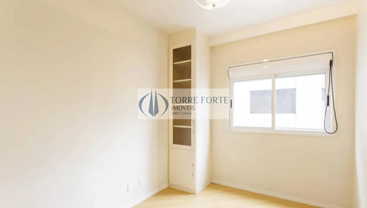 Imagem Lindo apartamento com 3 dormitórios, 2 vagas e varanda em Moema