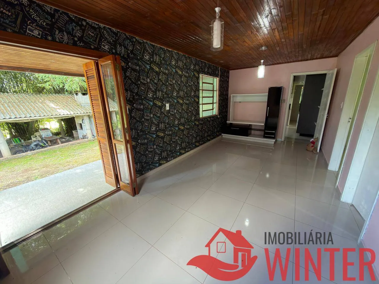 Imagem Imóvel com 2 casas e um galpão