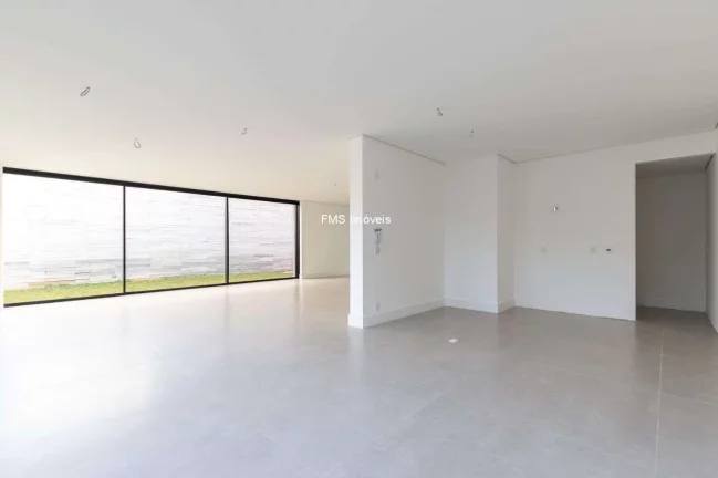 Imagem Casa em condomínio com 3 suítes.