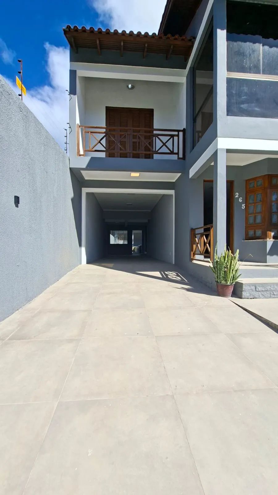 Imagem Casa impecável com suíte, piscina e espaço gourmet no Dom Feliciano - Centro de Viamão!