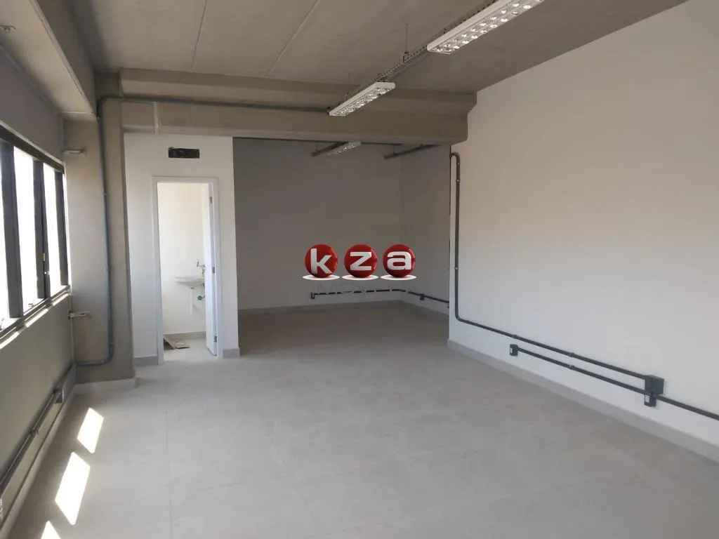 Foto do imóvel Sala Comercial para Locação em Vinhedo-SP, Bairro Santa Rosa: 1 sala, 2 banheiros, 1 vaga, 48 m² de área.