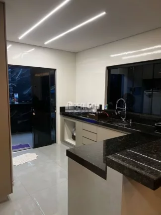 Imagem Casa à venda no Jardim Espanha, Uberaba | 2 dormitórios, suíte, piscina e varanda gourmet